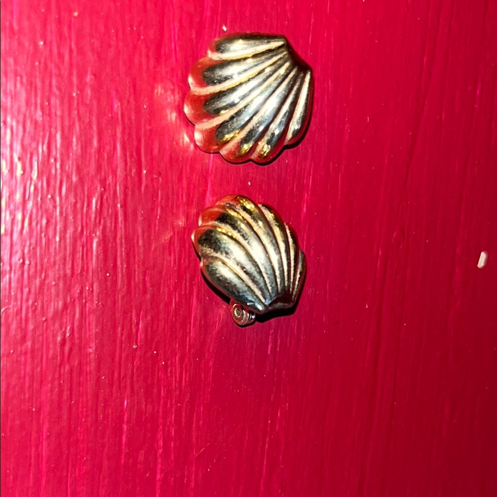 Gold Shell Clip-On Earrings